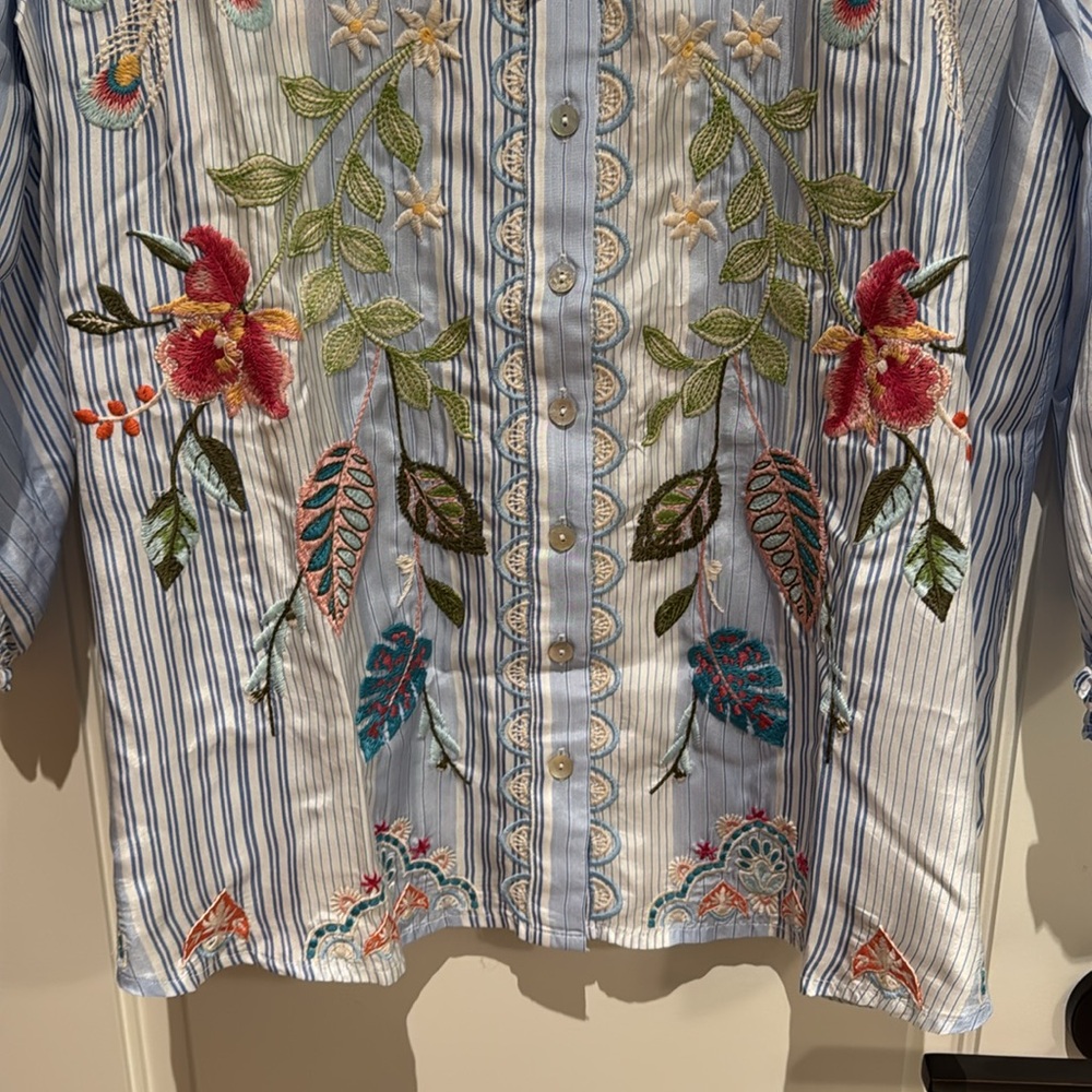 Johnny Was Silk Blouse - Picture 5 of 6